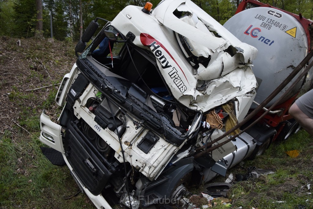 VU Gefahrgut LKW umgestuerzt A 4 Rich Koeln Hoehe AS Gummersbach P434.JPG - Miklos Laubert